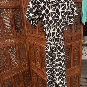 Natori Black and White Geometric Maxi Dress